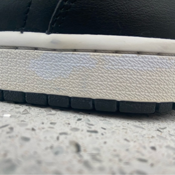 Nike Air Jordan 1 Reverse Panda Womens - Picture 16 of 16